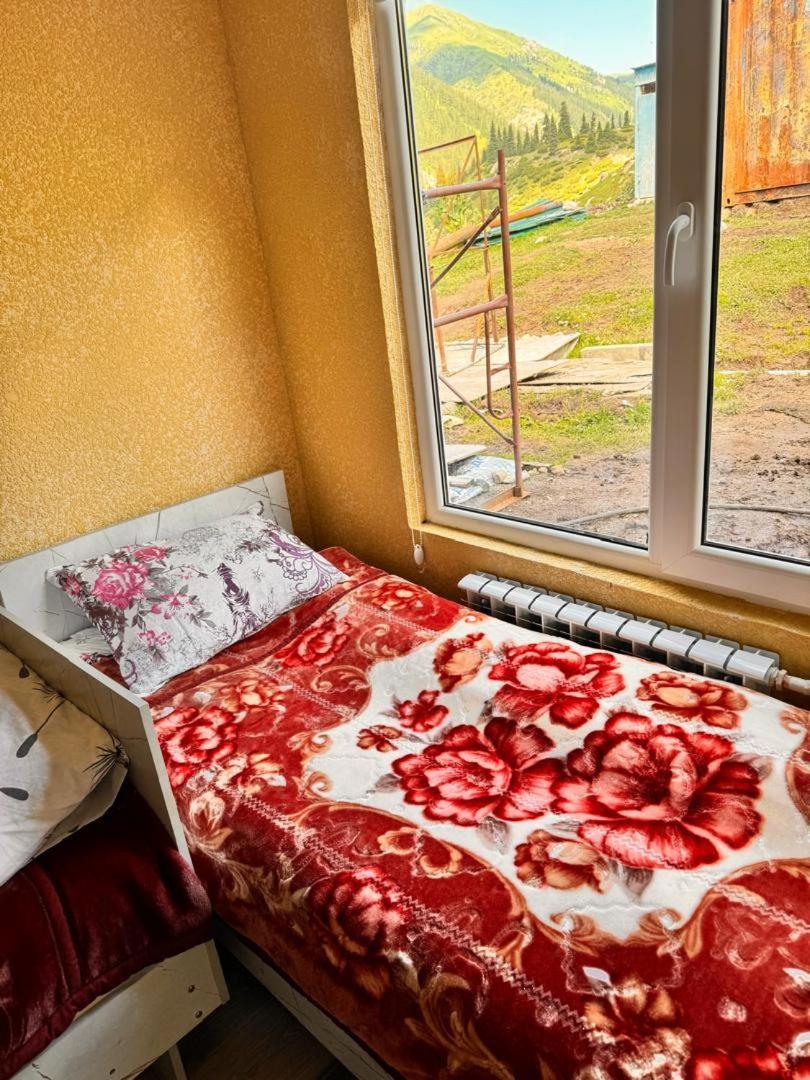 Ala-Kul Guesthouse In Altyn-Arashan Karakol Eksteriør bilde